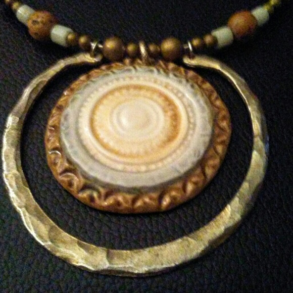 Vintage wire cord choker shell pendant - Picture 2 of 6